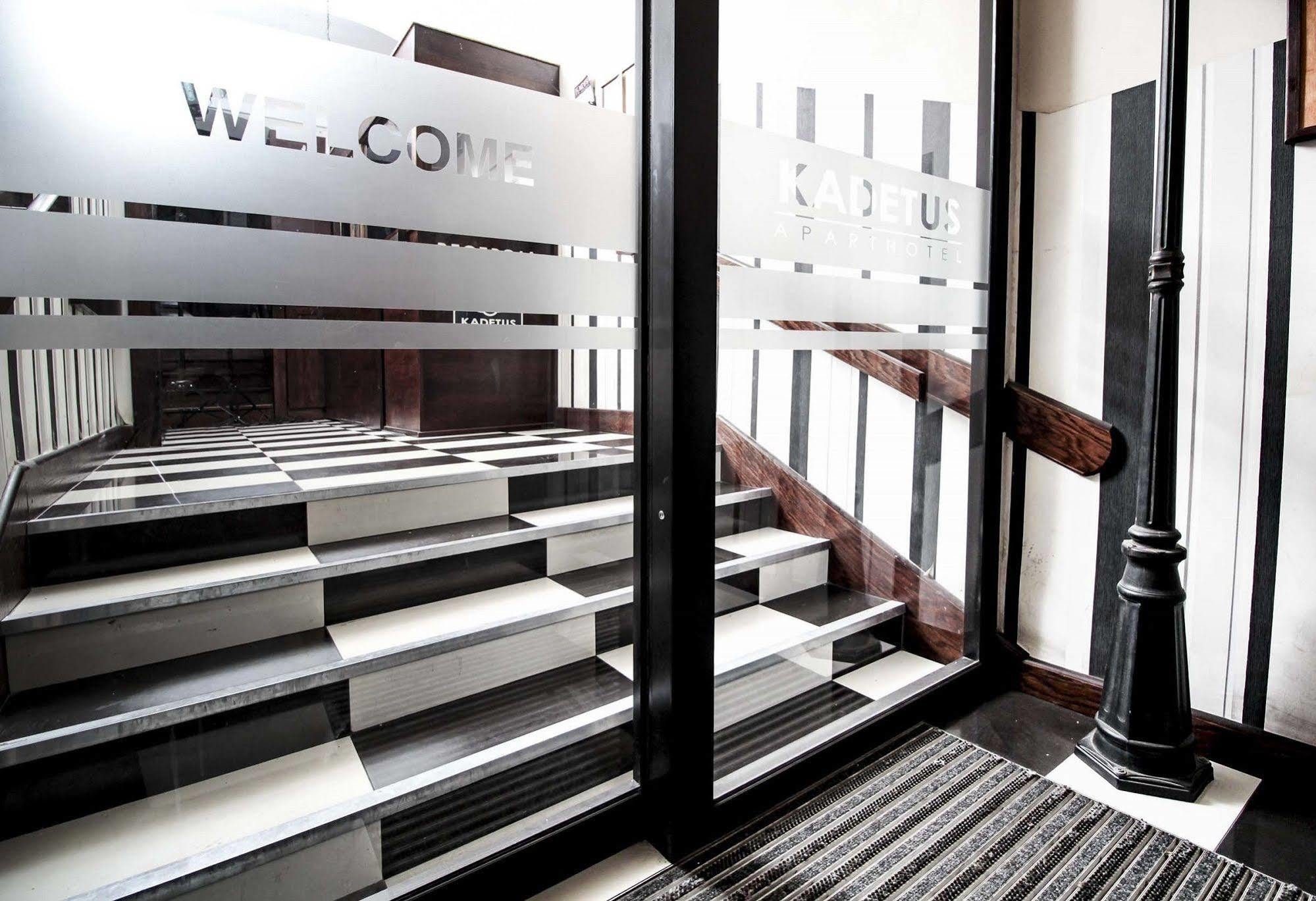 Aparthotel Kadetus คราคูฟ ภายนอก รูปภาพ